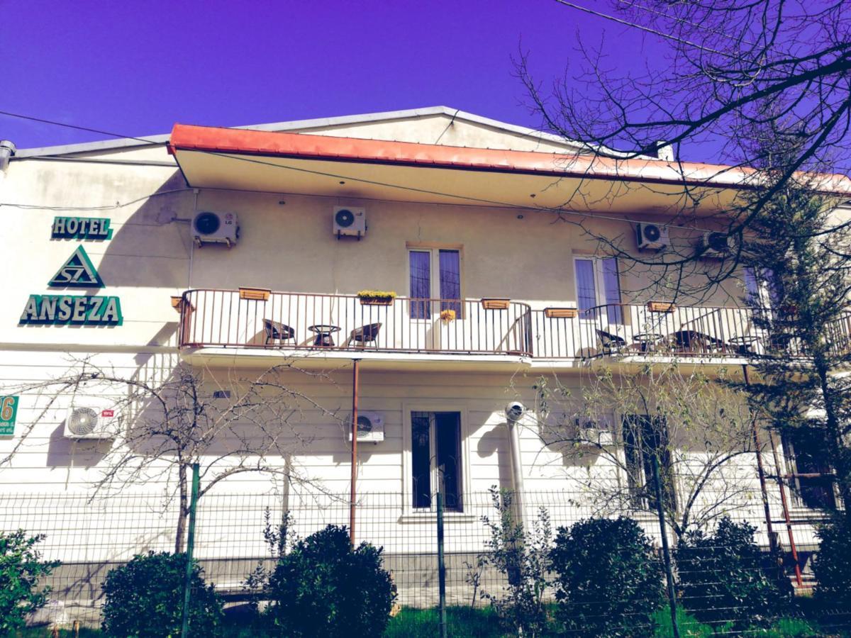 Anseza Hotel Kʼutʼaisi Exterior foto